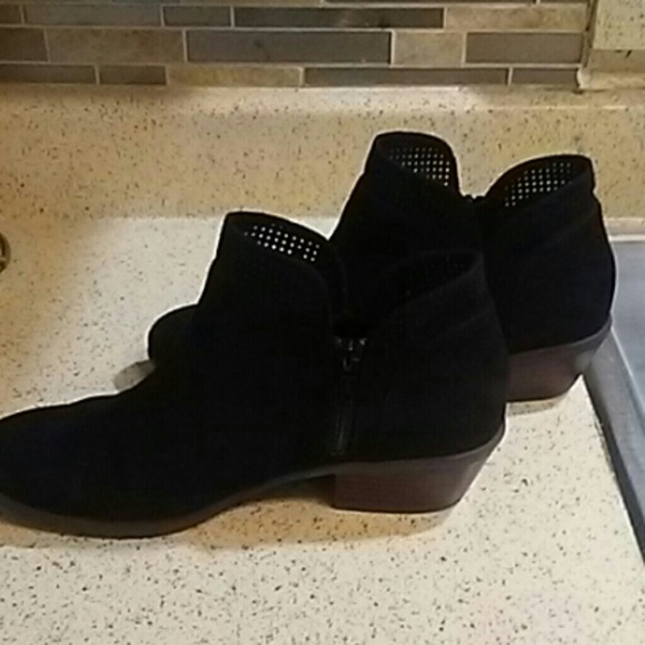 Old Navy Ankle Boots - Picture 2 of 5